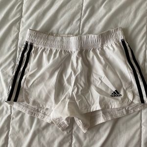 WHITE ADIDAS ATHLETIC SHORTS